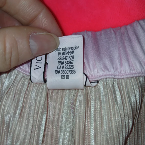 Victoria's Secret Pink Metallic Pajama Pants - Picture 4 of 12